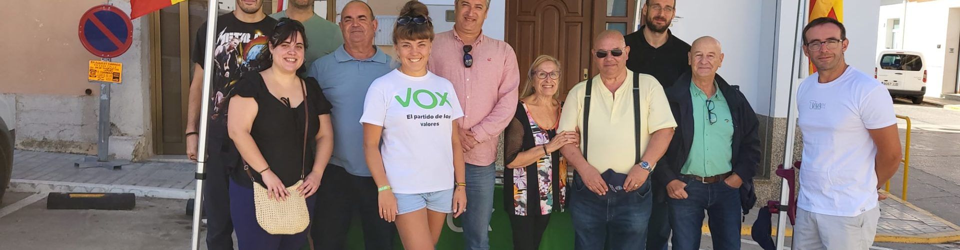 VOX Vinaroz participa en la mesa informativa de VOX Càlig