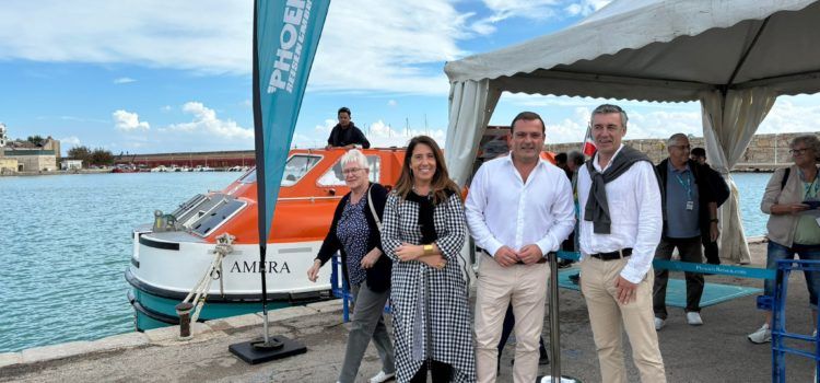 El creuer AMERA, amb 727 passatgers, arriba a Peníscola