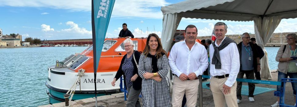 El creuer AMERA, amb 727 passatgers, arriba a Peníscola 