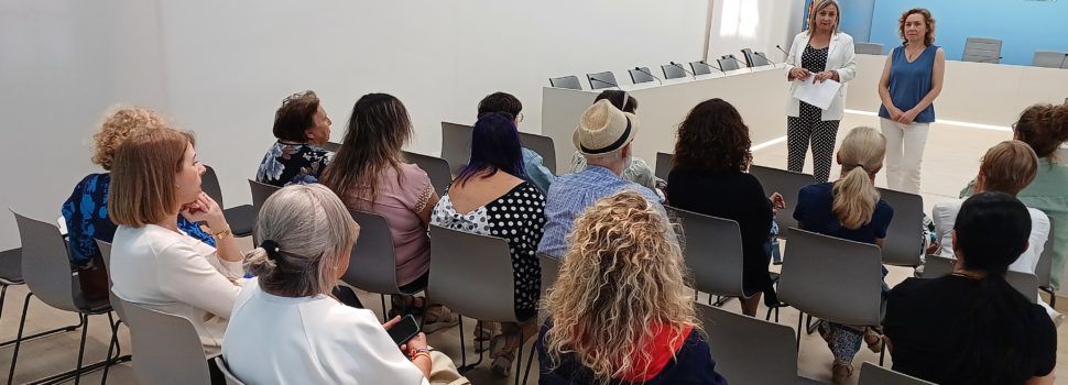 Comerç ultima els preparatius de la Fira de Nadal amb comerciants i artesans