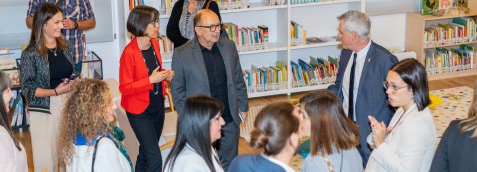 Més de 200 persones participen en la reobertura de la Biblioteca Comarcal Sebastià Juan Arbó