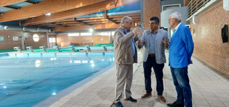 Avancen les obres de la piscina de Benicarló, que tornarà a obrir per a mitjans de febrer
