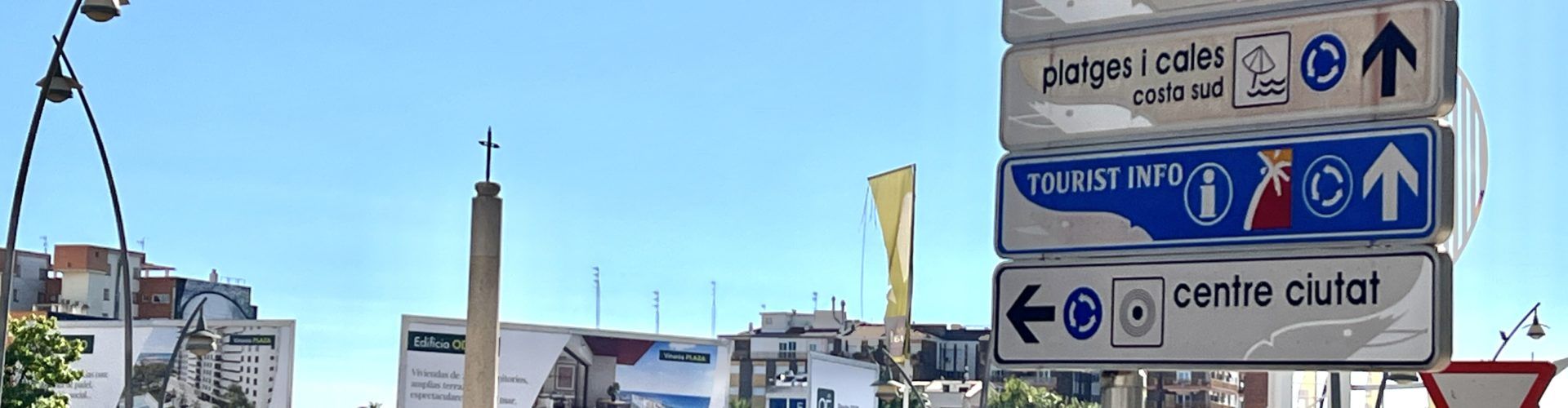 L’Ajuntament millora la senyalització comercial