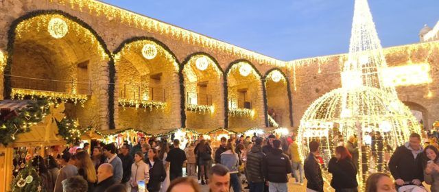 El Mercat de Nadal inicia les activitats nadalenques a Peníscola