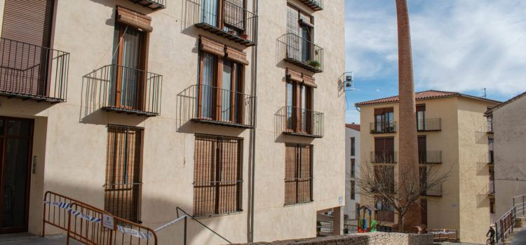 L’Ajuntament de Morella restringeix l’accés a la plaça del Tint pel perill de despreniments de la ximenera