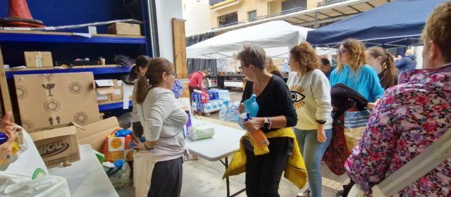 Desbordant participació ciutadana en la recollida d’ajuda per a València per part del Carnaval