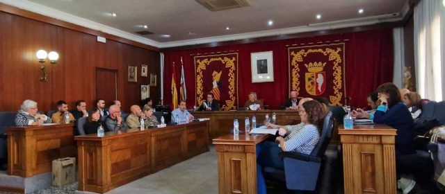 El ple de Vinaròs aprova una operació de préstec per financiar inversions i una declaració en suport de les víctimes de la DANA