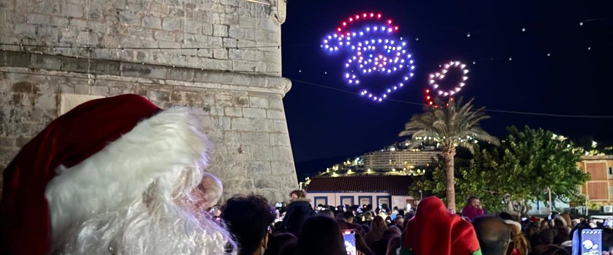 Quasi dos milions de micro-leds ompliran de llum el nucli antic de Peníscola des de demà i per Nadal