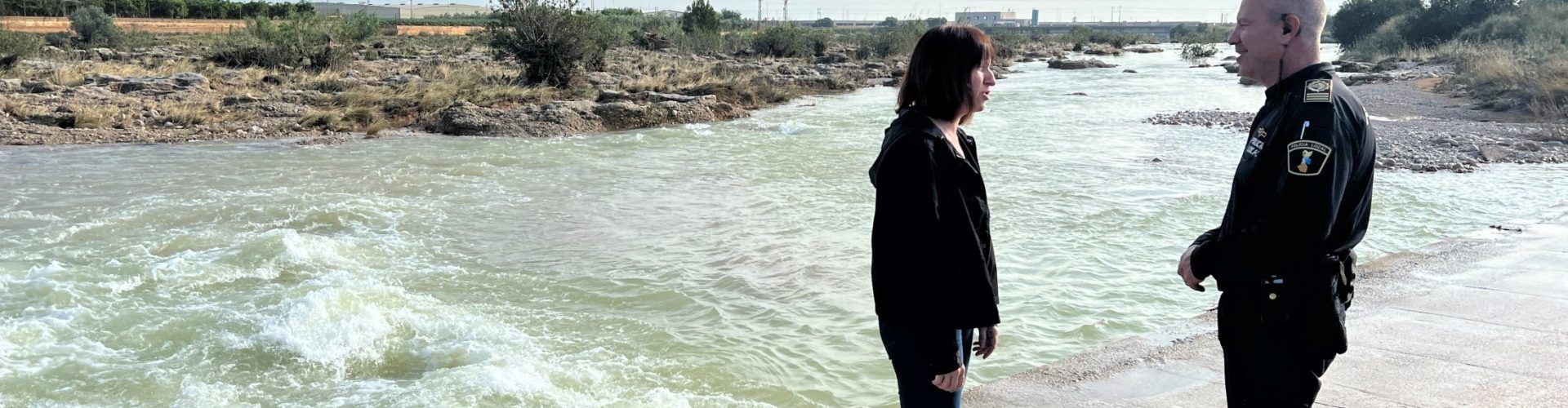 L’Ajuntament manté alguns passos del riu tallats al trànsit