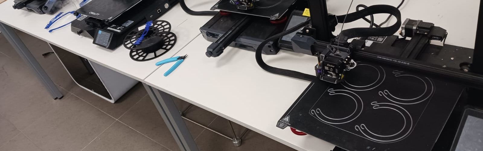 FabLab Baix Maestrat elabora en 3D material per a ajudar València