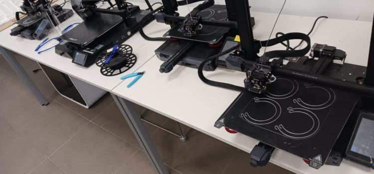 FabLab Baix Maestrat elabora en 3D material per a ajudar València