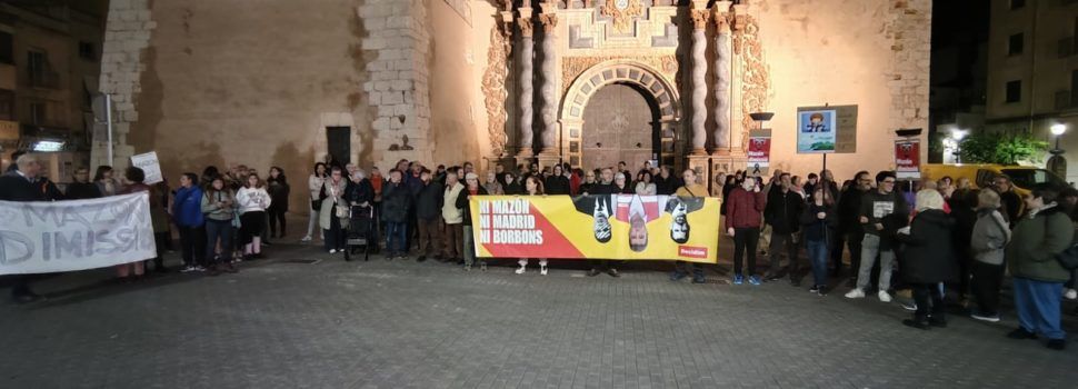 Concentració a Vinaròs en contra de la gestió de la DANA