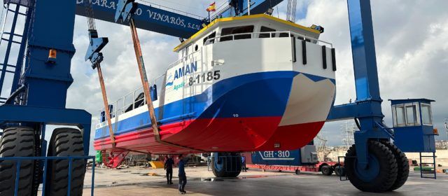 Talleres Blanchadell bota un catamarán destinado a Marruecos