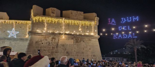 Peníscola il·luminarà de nou el seu cel per a encendre el seu espectacular enllumenat nadalenc