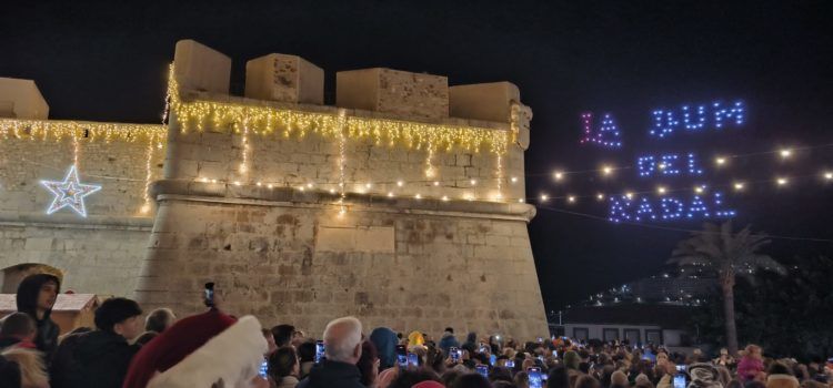Peníscola il·luminarà de nou el seu cel per a encendre el seu espectacular enllumenat nadalenc