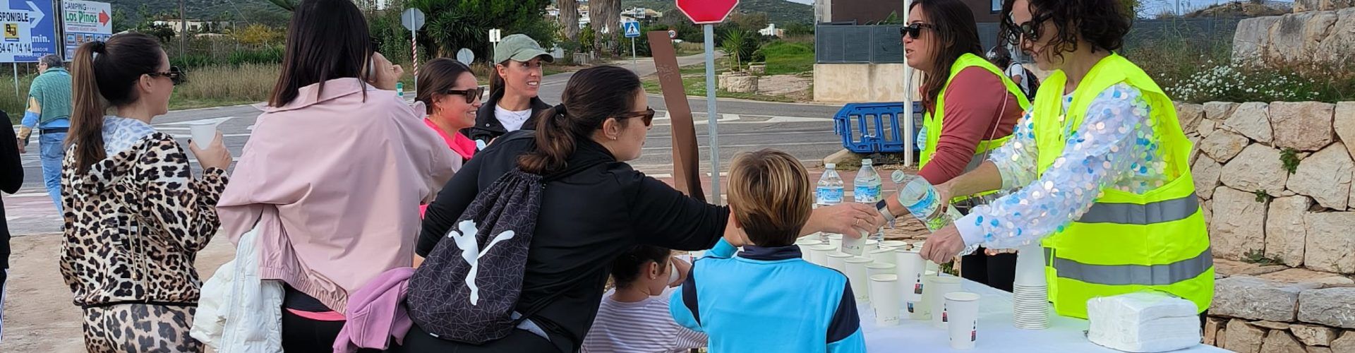 Peñíscola celebra la Marcha Solidaria por los afectados por la Dana con 500 participantes