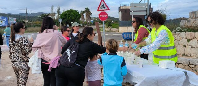 Peñíscola celebra la Marcha Solidaria por los afectados por la Dana con 500 participantes