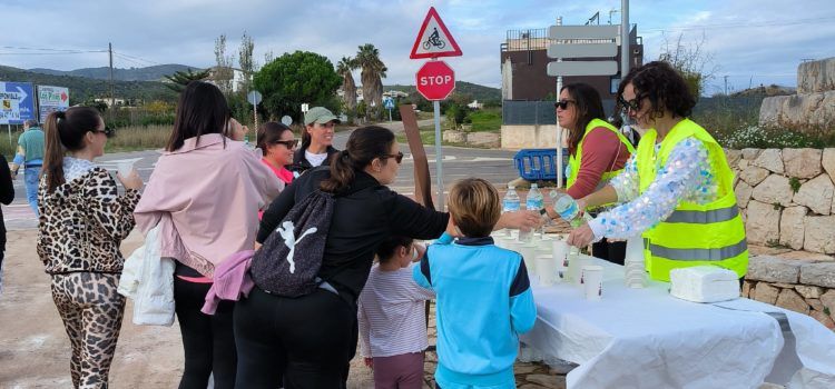 Peñíscola celebra la Marcha Solidaria por los afectados por la Dana con 500 participantes