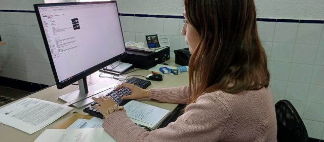 Benicarló contracta dos joves per reforçar els serveis culturals i de promoció econòmica