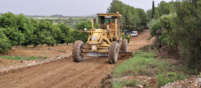 Benicarló avança en la neteja i millora dels camins rurals afectats per les pluges