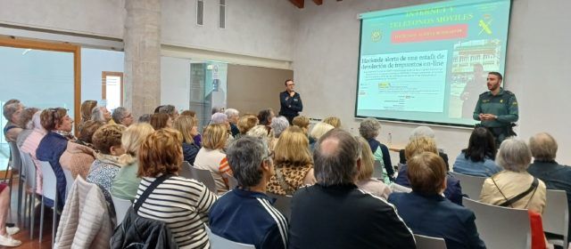 Policia Local i Guàrdia Civil formen en seguretat i noves tecnologies les llauradores benicarlandes