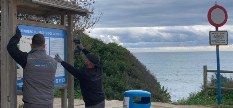 Medi Ambient renova els cartells informatius del Jardí de Sòl de Riu