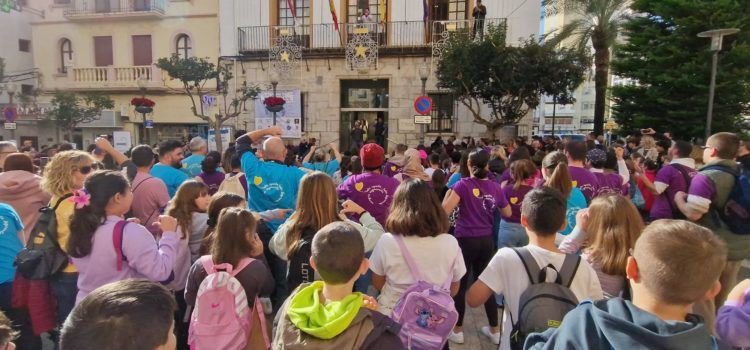 Ball col·lectiu, manifest i parades informatives en les Jornades per les persones amb discapacitat