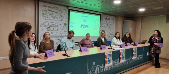 Les jornades per les persones amb discapacitat acaben amb la xerrada “Estem al teu costat”