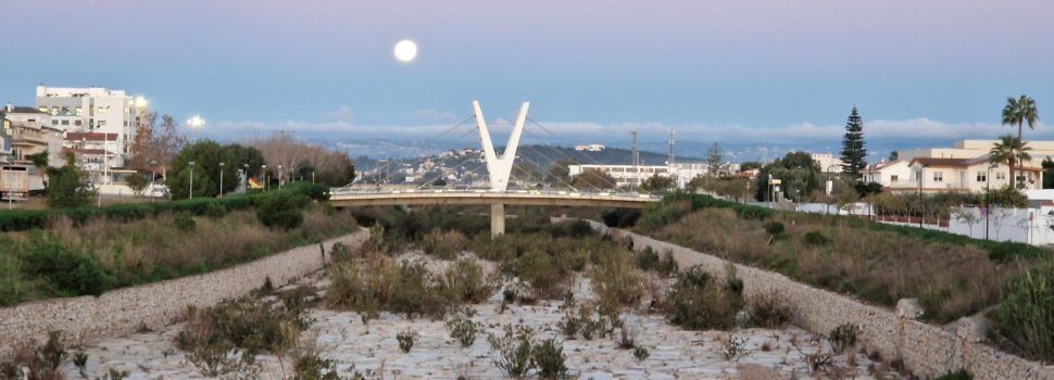 Fotos: sol i lluna en un matí de diumenge