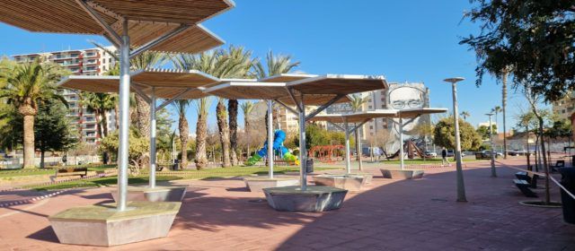 L’Ajuntament instal·la pèrgoles a la plaça d’Espanya