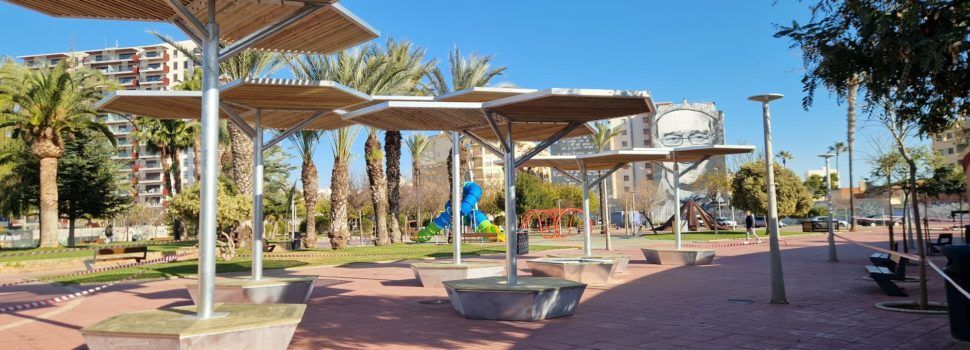 L’Ajuntament instal·la pèrgoles a la plaça d’Espanya