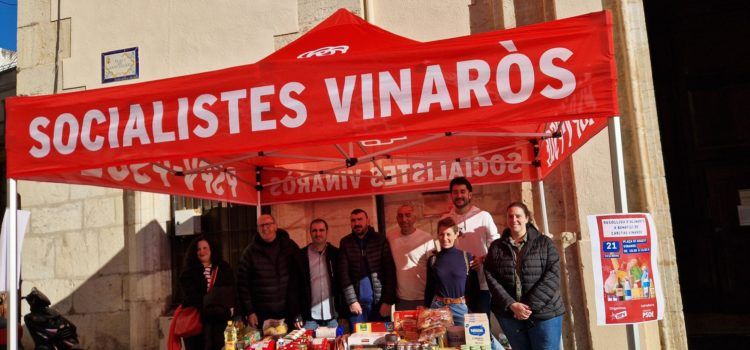 Els socialistes recullen aliments a benefici de Cáritas