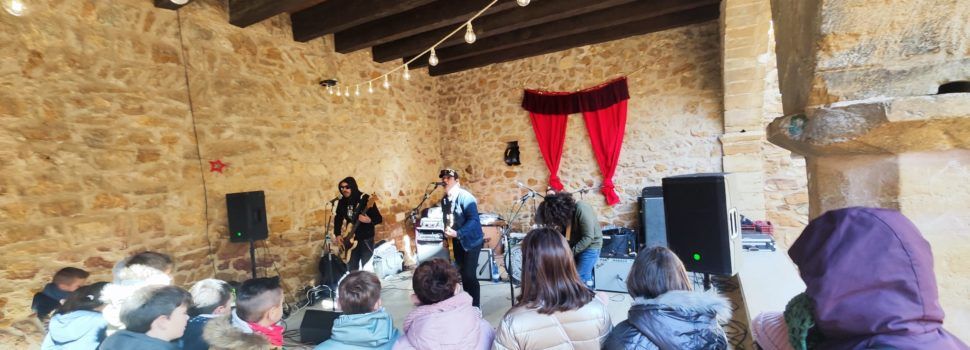 Benassal s’ompli de màgia nadalenca amb el seu Mercat Artesanal