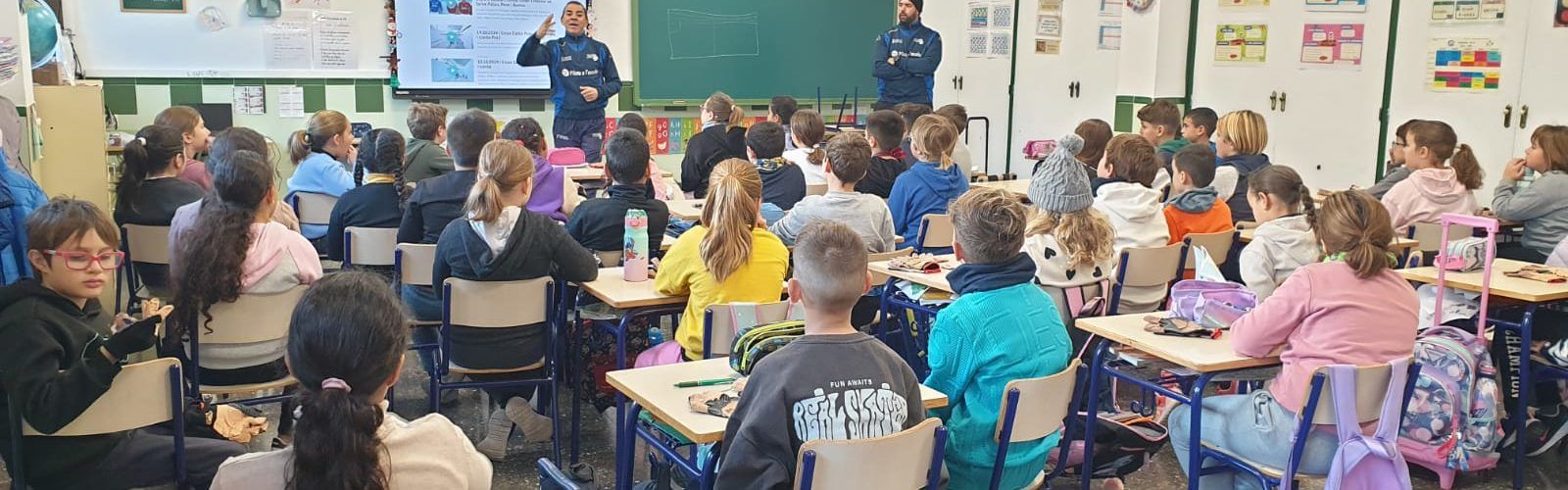 Pilotaires visiten escoles vinarossenques