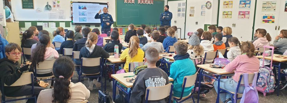 Pilotaires visiten escoles vinarossenques