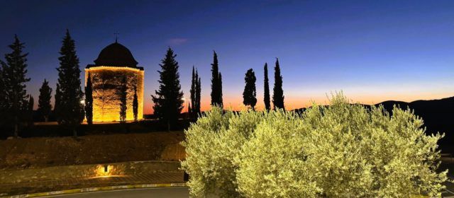 El Calvari de Canet lo Roig ja compta amb una càlida il·luminació exterior que realça l’ancestral edificació