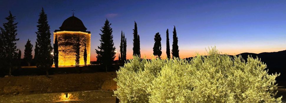 El Calvari de Canet lo Roig ja compta amb una càlida il·luminació exterior que realça l’ancestral edificació