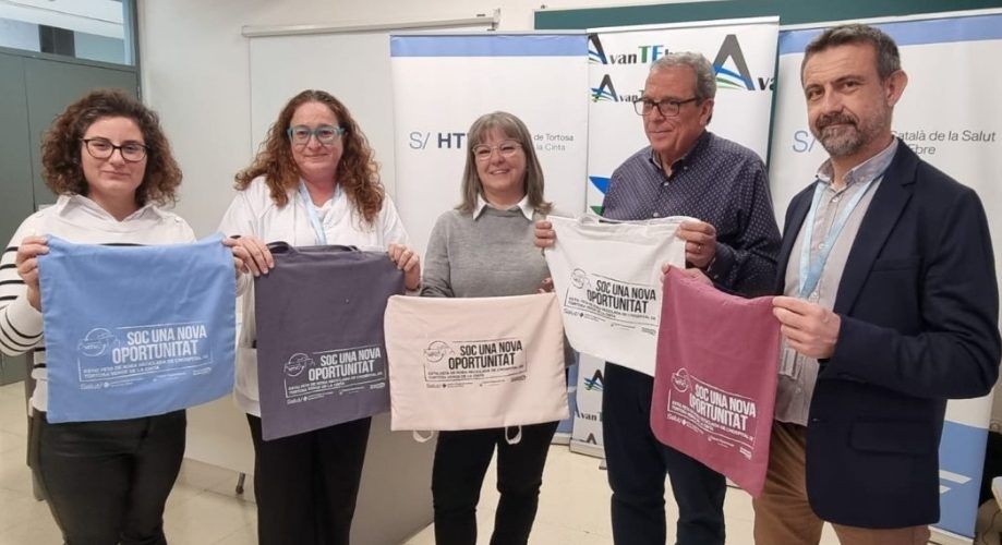 “Soc una nova oportunitat”: bosses reciclades, inclusives i solidàries fetes de roba de l’HTVC