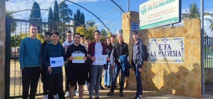 Alumnat de l’Institut Montsià visita València per a iniciar el projecte Urban Tree 5.0