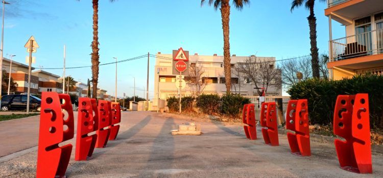 Benicarló instal·la aparcabicis i rentadors gratuïts per a bicicletes per a fomentar la mobilitat sostenible