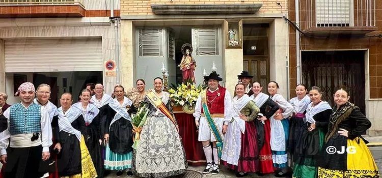 El barri del carrer Santa Bàrbara de Benicarló celebra el 45è aniversari