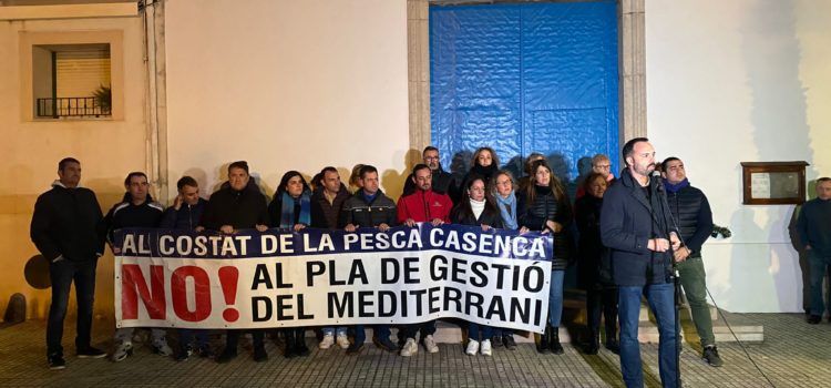 El sector pesquer de les Cases d’Alcanar es manifesta contra les restriccions europees