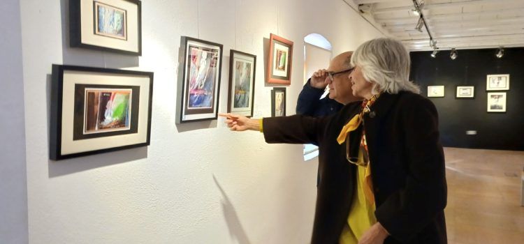 El Mucbe de Benicarló inaugura una exposició solidària amb les felicitacions de Nadal de Fernando Peiró