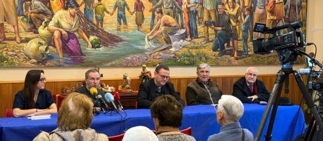 Joan Rebull entrega el mural “Lo riu és vida” a la Residència Diocesana d’Ancians “Sant Miquel Arcàngel” de Tortosa