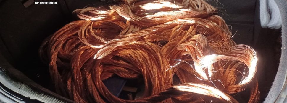 Tres detenidos por presunto robo de tres toneladas de cobre en dos fábricas de Sant Mateu y Sant Jordi