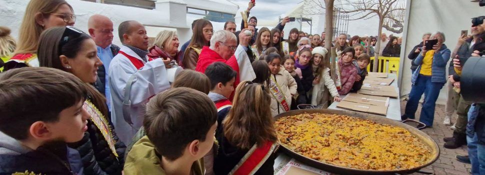 Benedicció i repartiment de l’arròs de les paelles de Sant Sebastià