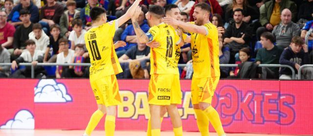 El Servigroup Peñíscola FS se pone líder de Primera tras golear al Barça en el Palau (3-7)