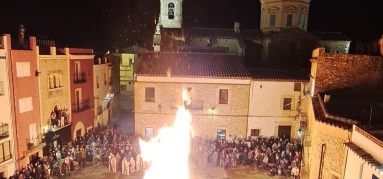 El Ayuntamiento de Sant Jordi honra sus tradiciones en una multitudinaria celebración de Sant Antoni