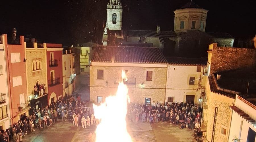 El Ayuntamiento de Sant Jordi honra sus tradiciones en una multitudinaria celebración de Sant Antoni