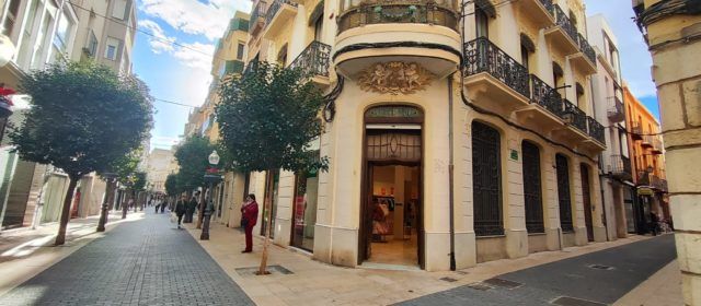 Canvi d’inquilí dels baixos de la històrica Casa Angel Giner de Vinaròs